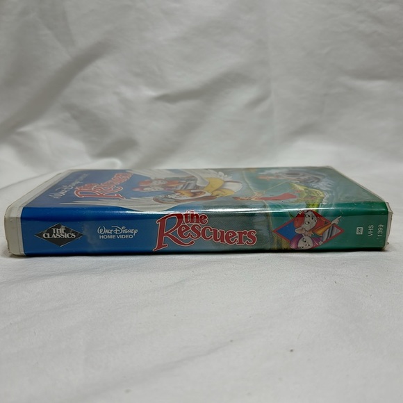 The Rescuers VHS - Picture 10 of 11